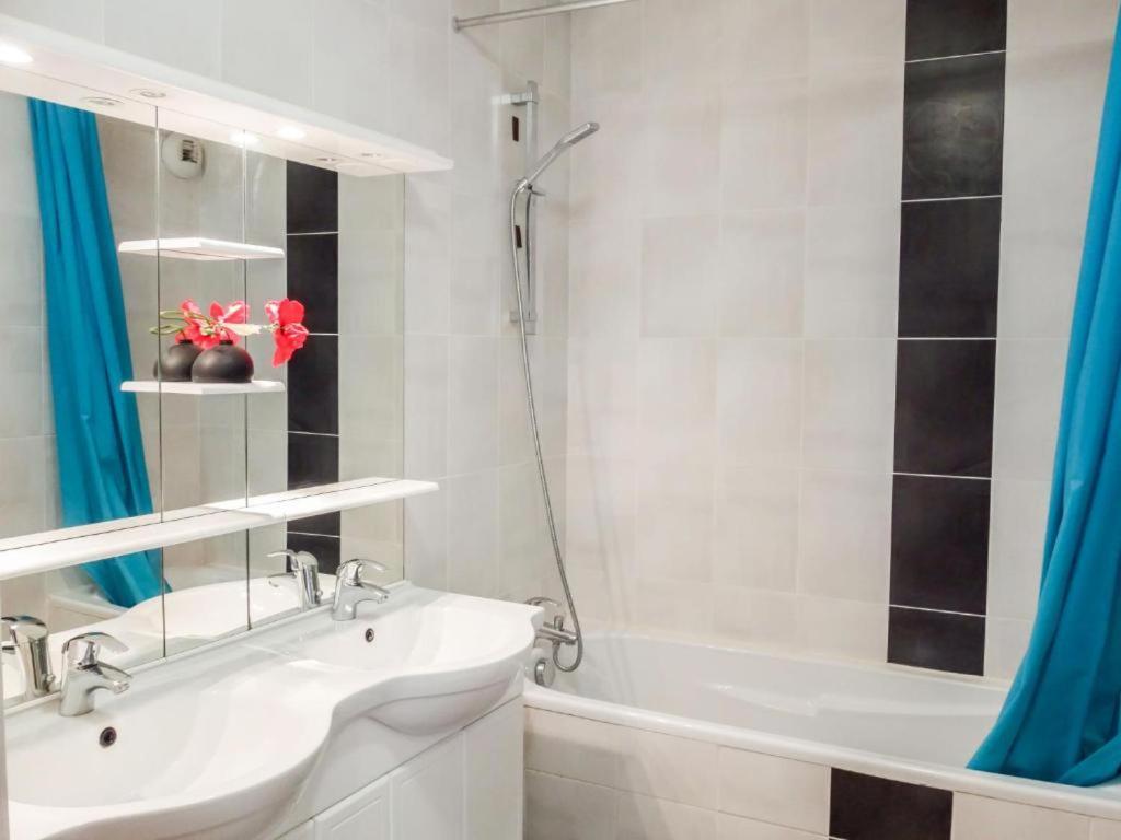 Vert Paradis - Vue Apaisante Sur Golf, Pins Parasols, 2E Etage - 80 M2 Dont Terrasse Avec Pergola, 2 Chambres, 3Et Iles, 3 Clim, Wifi - Piscine, Parking Et Park A Velos, Ascenseur - En Option Linge, Menage - Pistes Cyclables, Mer A Proximite 생시프리앙 외부 사진